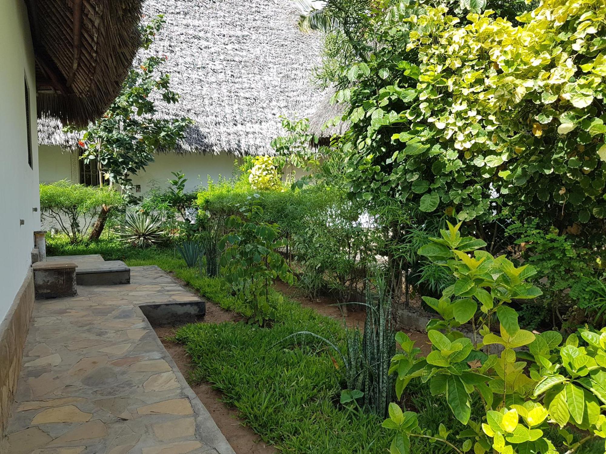 Karibuni Jeds Villas 85 & 86 Mambrui Exterior foto